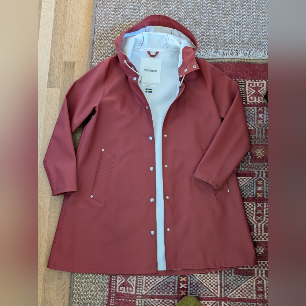 Mosebacke Barn Red Raincoat